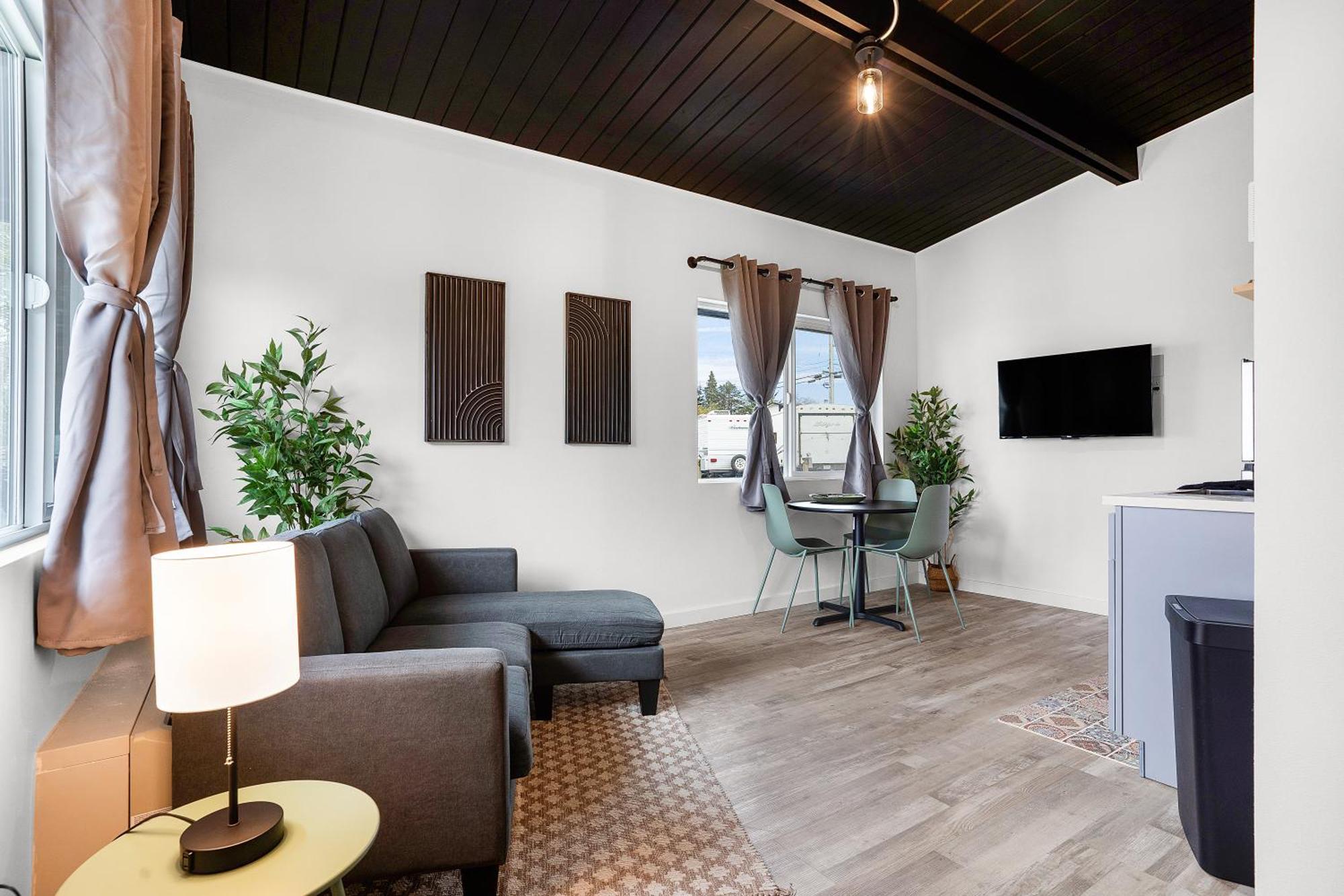 South Bay Inn ウェストポート エクステリア 写真