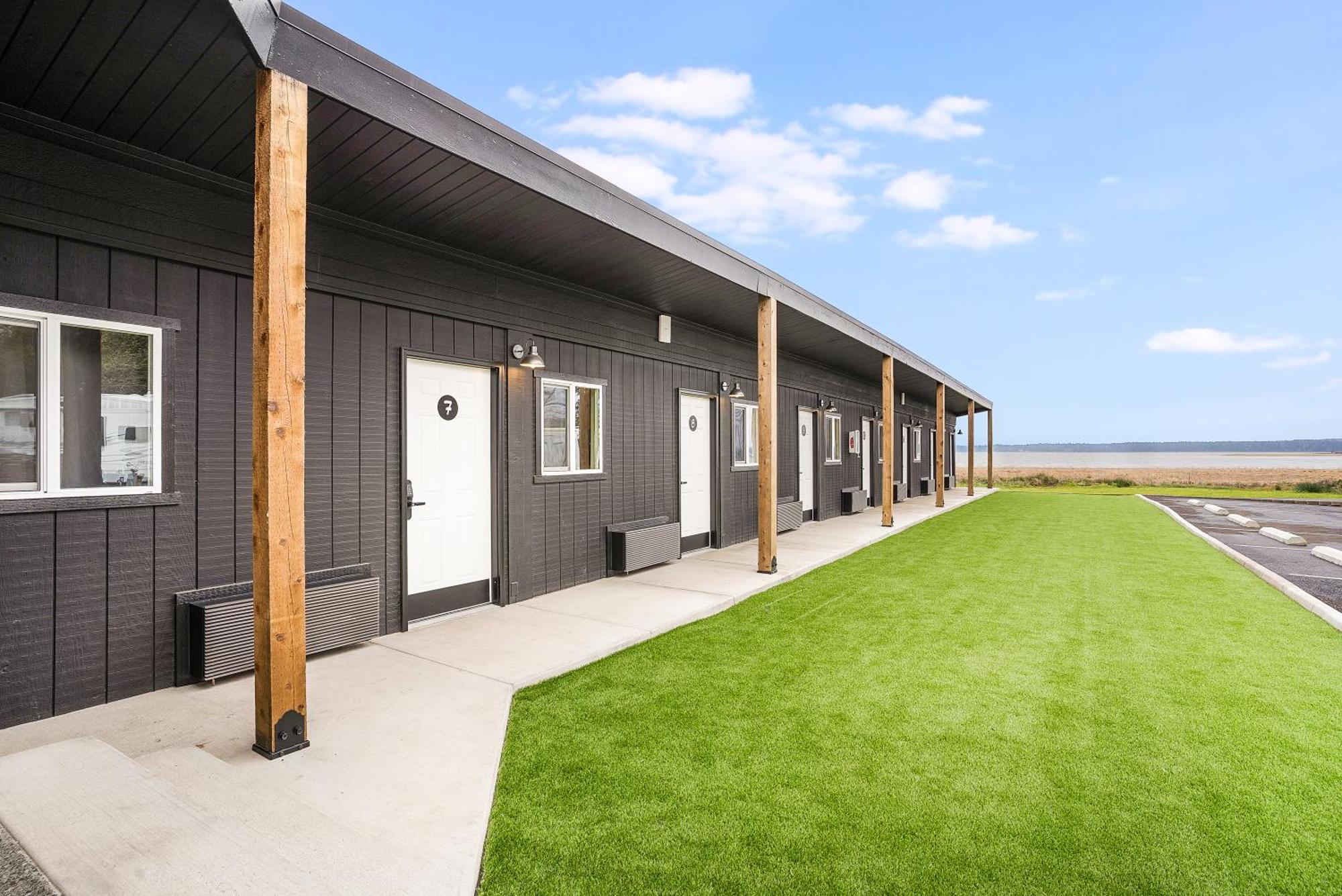South Bay Inn ウェストポート エクステリア 写真